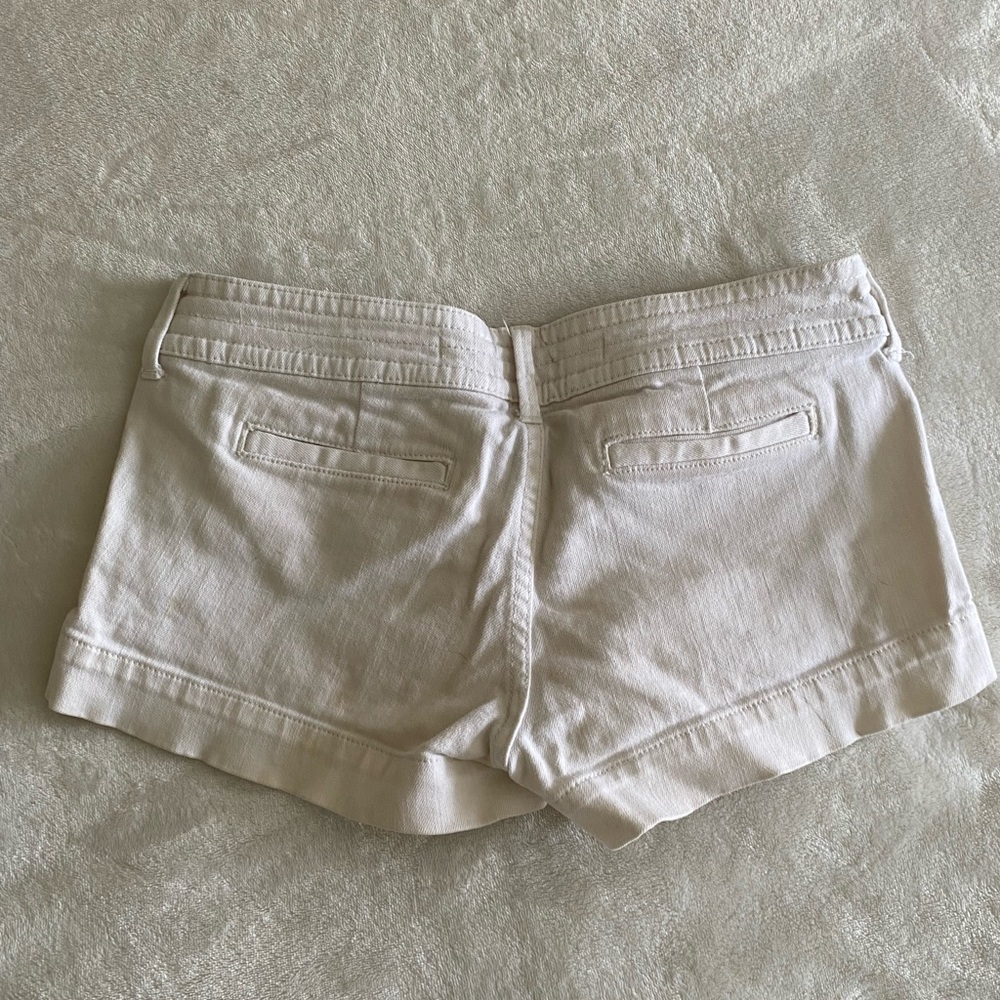 Refuge White Jean Shorts - Picture 4 of 4
